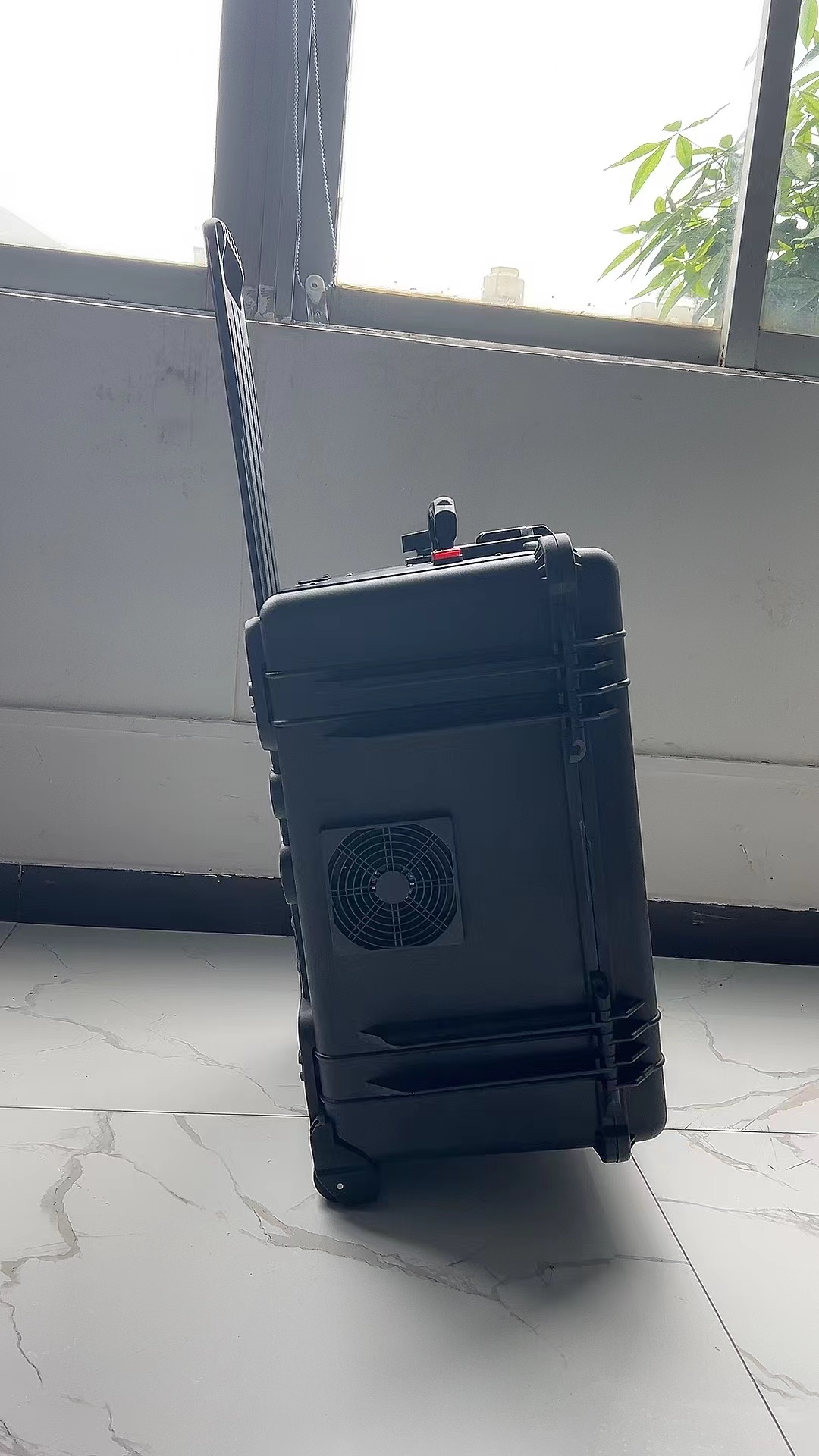 治多手拉箱型移动通信干扰器